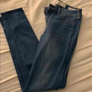 Hollister women’s jeans